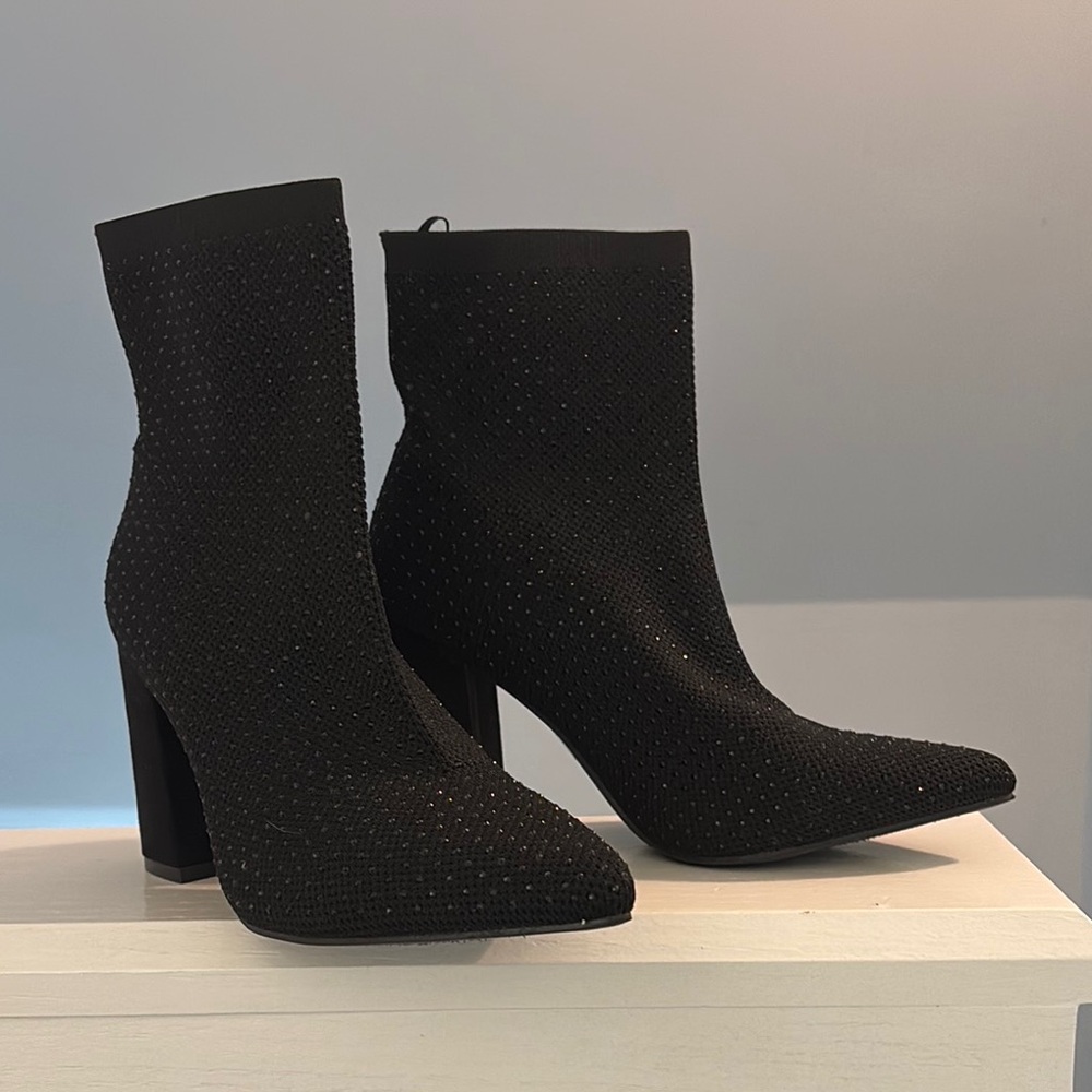 Elegant Black Ankle Boots